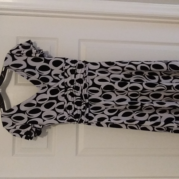 Studio 1, b/w dress. - Picture 2 of 2